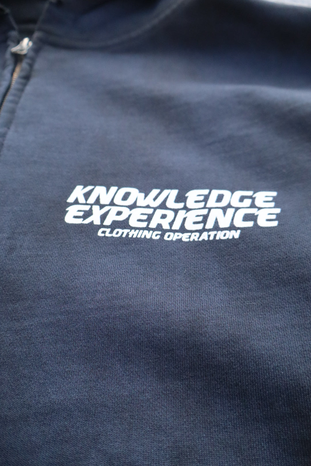 CORE ZIP UP // 01